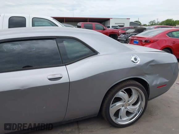 2016 Dodge Challenger SXT Plus z VIN 2C3CDZAG9GH184110, wystawiony jako IAAI lot #42463784 z przebiegiem 160 484 mil mil oraz . Historia ofert i sprzedaży dostępna na DreamBid. Obrazek 15.