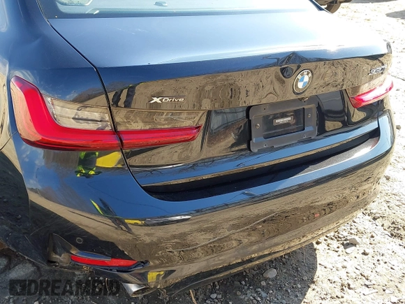 2020 BMW 3 Series 330i xDrive with VIN 3MW5R7J05L8B35758, listed as a IAAI auction lot 41680239 with 1 mi miles. Bid and sale history available at carsss.com. Image 20.
