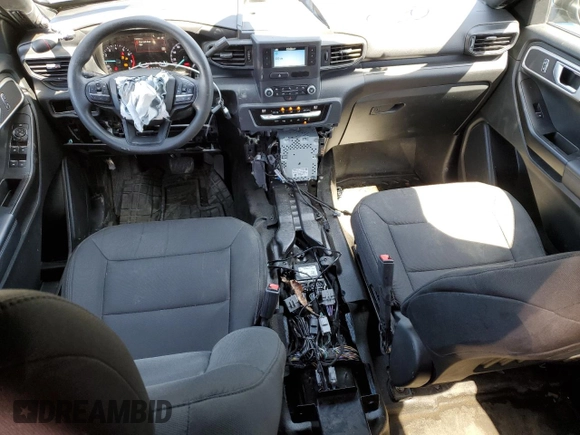2020 Ford Police Interceptor Utility z VIN 1FM5K8AB6LGC65575, wystawiony jako Copart lot #51604095 z przebiegiem 136 902 mil mil oraz Szkoda całkowita • Salvage title. Historia ofert i sprzedaży dostępna na DreamBid. Obrazek 8.