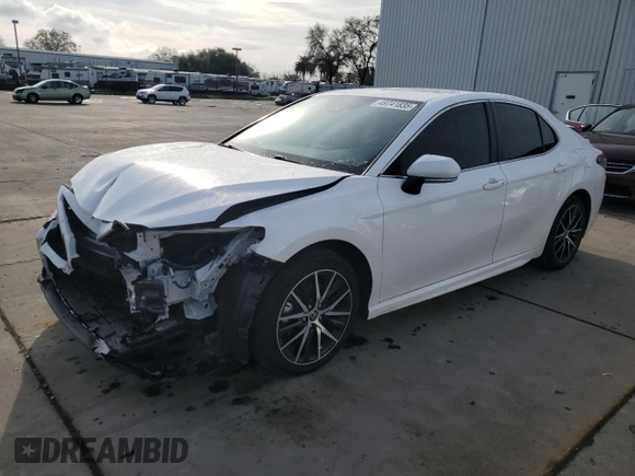 2022 Toyota Camry SE with VIN 4T1T11AK5NU645092, listed as a Copart auction lot 49741835 with 35,366 mi miles and Salvage Title. Bid and sale history available at carsss.com. Image 1.