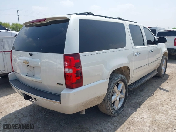 2011 Chevrolet Suburban LTZ with VIN 1GNSCKE06BR207874, listed as a IAAI auction lot 41903805 with 288,007 mi miles. Bid and sale history available at carsss.com. Image 4.