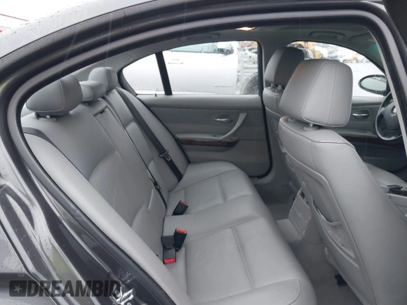 2007 BMW 3 Series 328i z VIN WBAVA33557KX75790, wystawiony jako IAAI lot #41494012 z przebiegiem 115 236 mil mil oraz . Historia ofert i sprzedaży dostępna na DreamBid. Obrazek 8.
