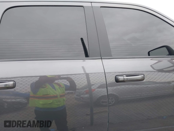 2024 Ram 2500 Laramie z VIN 3C6UR5FL1RG142556, wystawiony jako IAAI lot #41428812 z przebiegiem 42 004 mil mil oraz . Historia ofert i sprzedaży dostępna na DreamBid. Obrazek 14.