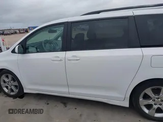 2012 Toyota Sienna SE with VIN 5TDXK3DC8CS276491, listed as a IAAI auction lot 41107014 with 96,266 mi miles. Bid and sale history available at carsss.com. Image 14.