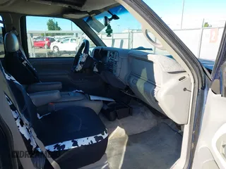 1999 Chevrolet Suburban с VIN 1GNFK16R0XJ319717, выставлен на аукционе IAAI как лот 42710366 с пробегом 275 908 миль миль и . История ставок и продаж доступна на DreamBid. Изображение 5.