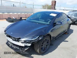 2025 Tesla Model 3 Long Range с VIN 5YJ3E1EB5SF960787, выставлен на аукционе IAAI как лот 42231981 с пробегом Не указан миль и . История ставок и продаж доступна на DreamBid. Изображение 2.