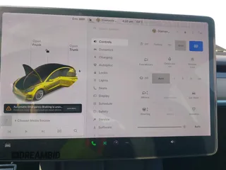 2021 Tesla Model 3 Long Range z VIN 5YJ3E1EB0MF936609, wystawiony jako IAAI lot #41599411 z przebiegiem 55 993 mil mil oraz . Historia ofert i sprzedaży dostępna na DreamBid. Obrazek 18.