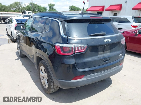 2017 Jeep Compass Latitude z VIN 3C4NJCBB7HT690833, wystawiony jako IAAI lot #42104792 z przebiegiem 64 272 mil mil oraz . Historia ofert i sprzedaży dostępna na DreamBid. Obrazek 3.