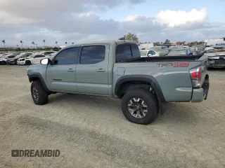 2023 Toyota Tacoma SR z VIN 3TMCZ5AN7PM593826, wystawiony jako Copart lot #50483285 z przebiegiem 14 957 mil mil oraz Szkoda całkowita • Salvage title. Historia ofert i sprzedaży dostępna na DreamBid. Obrazek 2.