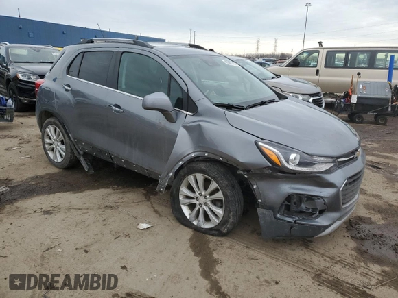 2020 Chevrolet Trax Premier with VIN 3GNCJRSB5LL271003, listed as a Copart auction lot 46986775 with 45,711 mi miles and Salvage title. Bid and sale history available at DreamBid. Image 4.