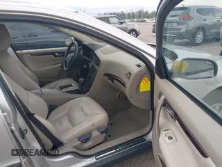 2004 Volvo S60 с VIN YV1RS61T842410353, выставлен на аукционе IAAI как лот 41880811 с пробегом 94 697 миль миль и . История ставок и продаж доступна на DreamBid. Изображение 5.
