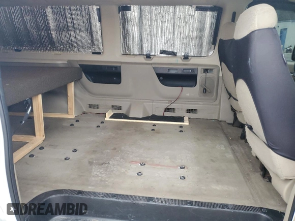 2008 Ford Econoline Passenger XL with VIN 1FBNE31L48DA80204, listed as a Copart auction lot 43873375 with 181,378 mi miles and Salvage Title. Bid and sale history available at carsss.com. Image 12.