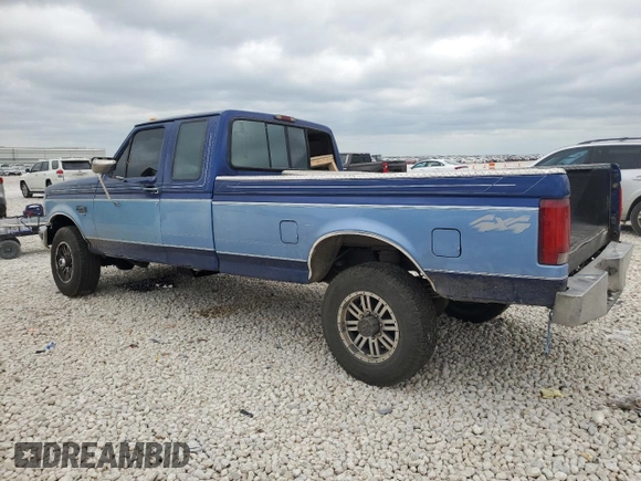 1996 Ford F-250 z VIN 1FTHX26F0TEA10475, wystawiony jako Copart lot #53327235 z przebiegiem 307 273 mil mil oraz Szkoda całkowita • Salvage title. Historia ofert i sprzedaży dostępna na DreamBid. Obrazek 2.