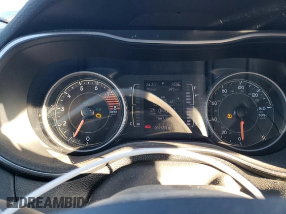 2019 Jeep Cherokee Latitude Plus with VIN 1C4PJMLX5KD289285, listed as a Copart auction lot 49401605 with 209,355 mi miles and Salvage Title. Bid and sale history available at DreamBid. Image 9.