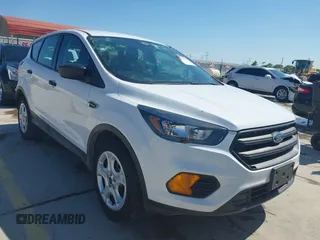 2019 Ford Escape S с VIN 1FMCU0F73KUB00462, выставлен на аукционе IAAI как лот 41961132 с пробегом 38 804 миль миль и . История ставок и продаж доступна на DreamBid. Изображение 1.