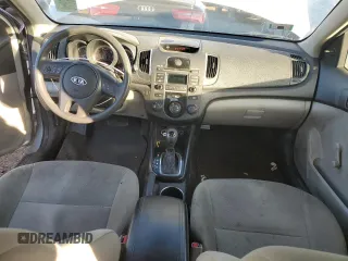 2013 Kia Forte LX with VIN KNAFT4A25D5663773, listed as a Copart auction lot 84085324 with 10,600 mi miles and Salvage Title. Bid and sale history available at carsss.com. Image 8.