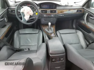2008 BMW 3 Series 335i z VIN WBAVB77588NH79110, wystawiony jako Copart lot #52767815 z przebiegiem 98 074 mil mil oraz Szkody całkowita. Historia ofert i sprzedaży dostępna na DreamBid. Obrazek 8.