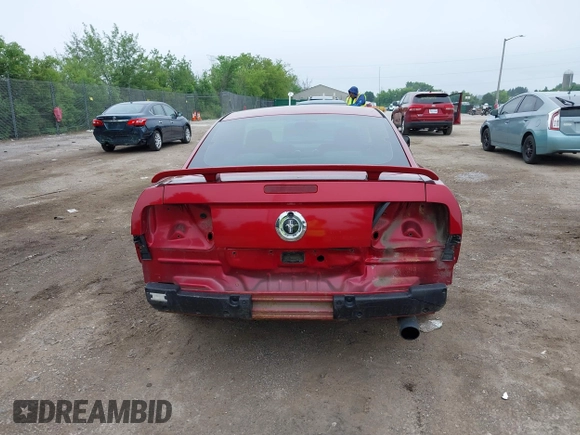 2005 Ford Mustang Deluxe z VIN 1ZVFT80N955128031, wystawiony jako IAAI lot #42557098 z przebiegiem 138 447 mil mil oraz . Historia ofert i sprzedaży dostępna na DreamBid. Obrazek 16.
