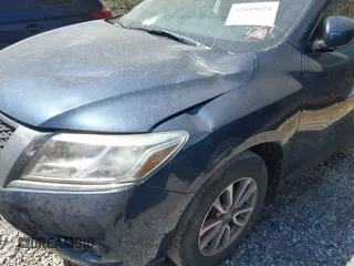 2014 Nissan Pathfinder SV with VIN 5N1AR2MM7EC713787, listed as a IAAI auction lot 42099074 with 136,321 mi miles. Bid and sale history available at carsss.com. Image 6.