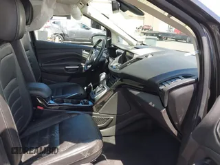 2017 Ford C-Max Titanium z VIN 1FADP5FU9HL103731, wystawiony jako IAAI lot #42244091 z przebiegiem 50 292 mil mil oraz . Historia ofert i sprzedaży dostępna na DreamBid. Obrazek 5.