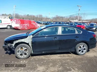 2021 Kia Forte FE with VIN 3KPF24AD1ME326593, listed as a IAAI auction lot 41816413 with 40,938 mi miles and . Bid and sale history available at carsss.com. Image 17.