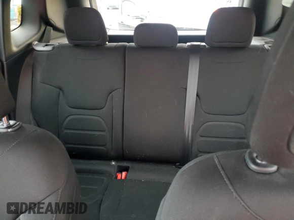 2020 Jeep Renegade Altitude z VIN ZACNJBBB8LPL68483, wystawiony jako Copart lot #82383744 z przebiegiem 111 581 mil mil oraz Szkoda całkowita • Salvage title. Historia ofert i sprzedaży dostępna na DreamBid. Obrazek 10.