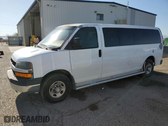 2008 Chevrolet Express Passenger with VIN 1GAHG39K881219176, listed as a Copart auction lot 63351815 with 232,917 mi miles and Clean title. Bid and sale history available at DreamBid. Image 1.