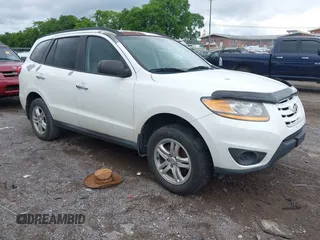 2010 Hyundai Santa Fe GLS z VIN 5NMSG3AB4AH348259, wystawiony jako IAAI lot #42369786 z przebiegiem 199 967 mil mil oraz . Historia ofert i sprzedaży dostępna na DreamBid. Obrazek 1.