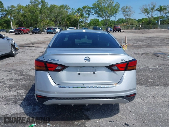 2022 Nissan Altima 2.5 SV with VIN 1N4BL4DV7NN410422, listed as a IAAI auction lot 41882216 with 7,737 mi miles. Bid and sale history available at carsss.com. Image 16.
