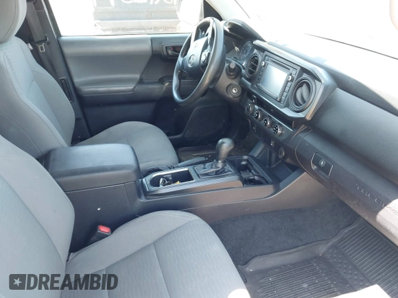 2017 Toyota Tacoma SR z VIN 5TFSX5EN0HX048395, wystawiony jako IAAI lot #42135991 z przebiegiem 241 282 mil mil oraz . Historia ofert i sprzedaży dostępna na DreamBid. Obrazek 5.