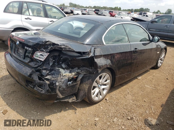 2012 BMW 3 Series 328i z VIN WBADW3C5XCE823421, wystawiony jako Copart lot #71352964 z przebiegiem 82 388 mil mil oraz Nie do naprawy • Non repairable. Historia ofert i sprzedaży dostępna na DreamBid. Obrazek 3.