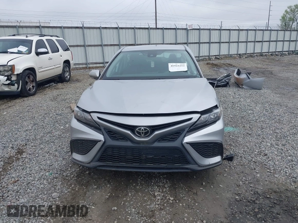 2023 Toyota Camry SE z VIN 4T1G11AK4PU724404, wystawiony jako IAAI lot #41925212 z przebiegiem 53 225 mil mil oraz . Historia ofert i sprzedaży dostępna na DreamBid. Obrazek 13.