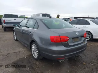 2011 Volkswagen Jetta SEL с VIN 3VWLZ7AJ9BM379578, выставлен на аукционе IAAI как лот 41720298 с пробегом 182 622 миль миль и . История ставок и продаж доступна на DreamBid. Изображение 3.