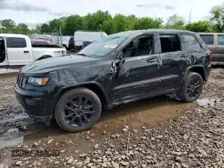 2017 Jeep Grand Cherokee Altitude z VIN 1C4RJFAG4HC863011, wystawiony jako Copart lot #55842965 z przebiegiem Nie podano mil oraz Szkody całkowita. Historia ofert i sprzedaży dostępna na DreamBid. Obrazek 1.