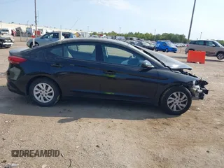 2017 Hyundai Elantra SE z VIN 5NPD74LF1HH099804, wystawiony jako IAAI lot #40579001 z przebiegiem 101 695 mil mil oraz . Historia ofert i sprzedaży dostępna na DreamBid. Obrazek 12.