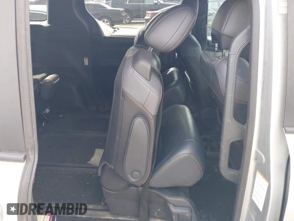2021 Toyota Sienna XSE with VIN 5TDDRKEC6MS047574, listed as a IAAI auction lot 41688890 with 54,228 mi miles and . Bid and sale history available at DreamBid. Image 8.