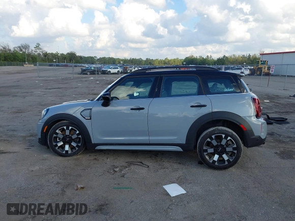 2024 MINI Countryman Cooper S with VIN WMZ53BR01R3R51959, listed as a IAAI auction lot 41187692 with 7,177 mi miles and . Bid and sale history available at DreamBid. Image 15.