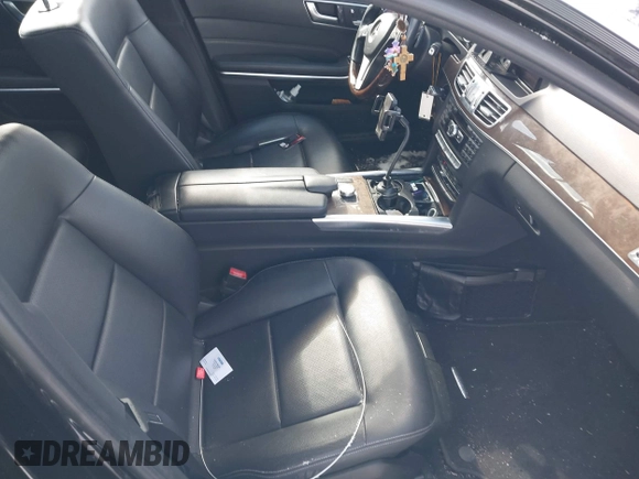 2014 Mercedes-Benz E-Class E 350 Luxury with VIN WDDHF8JB7EB069253, listed as a IAAI auction lot 41571265 with 174,699 mi miles. Bid and sale history available at carsss.com. Image 5.