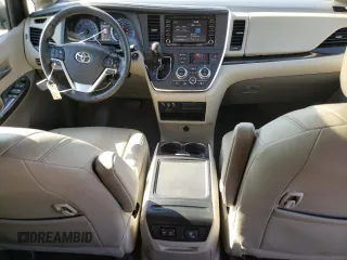 2018 Toyota Sienna XLE with VIN 5TDDZ3DCXJS208141, listed as a Copart auction lot 76208074 with 372,740 mi miles and Clean Title. Bid and sale history available at carsss.com. Image 8.