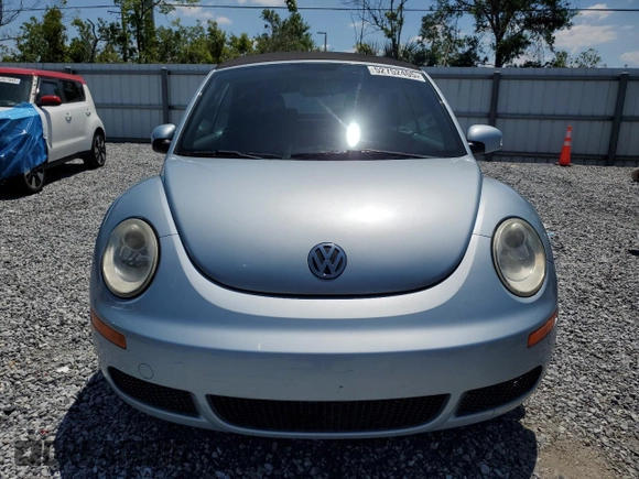 2009 Volkswagen Beetle S z VIN 3VWRF31Y29M407420, wystawiony jako Copart lot #52752405 z przebiegiem 147 982 mil mil oraz Czysty tytuł • Clean title. Historia ofert i sprzedaży dostępna na DreamBid. Obrazek 5.