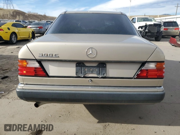 1990 Mercedes-Benz 300 E z VIN WDBEA30D8LB117873, wystawiony jako Copart lot #50346635 z przebiegiem 171 434 mil mil oraz Czysty tytuł • Clean title. Historia ofert i sprzedaży dostępna na DreamBid. Obrazek 6.