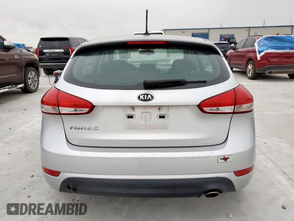 2016 Kia Forte LX z VIN KNAFK5A89G5607515, wystawiony jako Copart lot #59847625 z przebiegiem 98 917 mil mil oraz Czysty tytuł • Clean title. Historia ofert i sprzedaży dostępna na DreamBid. Obrazek 6.