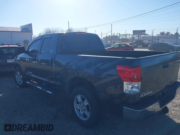 2013 Toyota Tundra z VIN 5TFRM5F18DX062669, wystawiony jako IAAI lot #41492200 z przebiegiem 100 531 mil mil oraz . Historia ofert i sprzedaży dostępna na DreamBid. Obrazek 3.