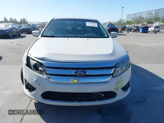 2012 Ford Fusion Hybrid z VIN 3FADP0L3XCR276182, wystawiony jako IAAI lot #42260450 z przebiegiem 133 567 mil mil oraz . Historia ofert i sprzedaży dostępna na DreamBid. Obrazek 12.