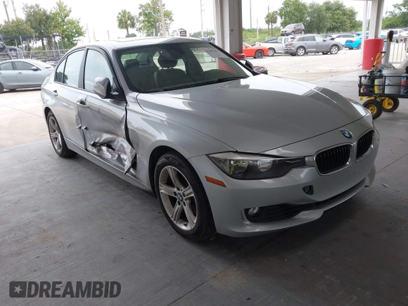 2013 BMW 3 Series 328i z VIN WBA3A5G58DNP18975, wystawiony jako IAAI lot #42401081 z przebiegiem 133 315 mil mil oraz . Historia ofert i sprzedaży dostępna na DreamBid. Obrazek 1.