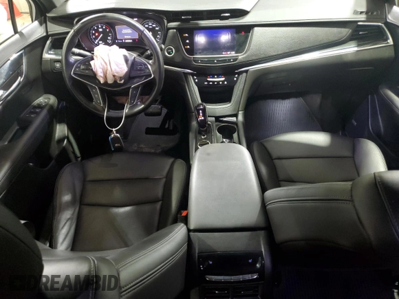 2021 Cadillac XT5 FWD Premium Luxury z VIN 1GYKNCR45MZ115898, wystawiony jako Copart lot #84931364 z przebiegiem 43 960 mil mil oraz Czysty tytuł • Clean title. Historia ofert i sprzedaży dostępna na DreamBid. Obrazek 8.
