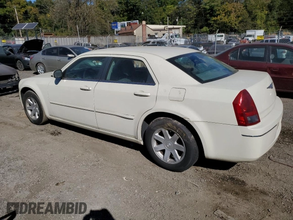 2005 Chrysler 300 with VIN 2C3JA53G55H584006, listed as a Copart auction lot 76698204 with 0 mi miles and Salvage Title. Bid and sale history available at carsss.com. Image 2.