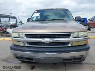 2003 Chevrolet Tahoe LS with VIN 1GNEC13V33J338251, listed as a IAAI auction lot 41634451 with 265,779 mi miles. Bid and sale history available at carsss.com. Image 13.
