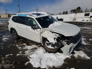 2024 Volkswagen Atlas SEL with VIN 1V2BR2CA4RC528729, listed as a Copart auction lot 45317205 with 23,764 mi miles and Salvage title. Bid and sale history available at DreamBid. Image 4.