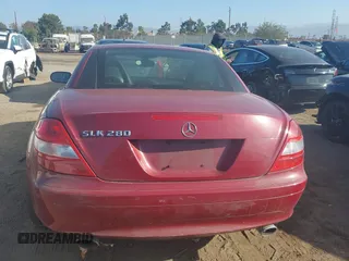 2008 Mercedes-Benz SLK-Class 3.0L with VIN WDBWK54F28F183800, listed as a IAAI auction lot 40371974 with Not Provided miles. Bid and sale history available at carsss.com. Image 16.